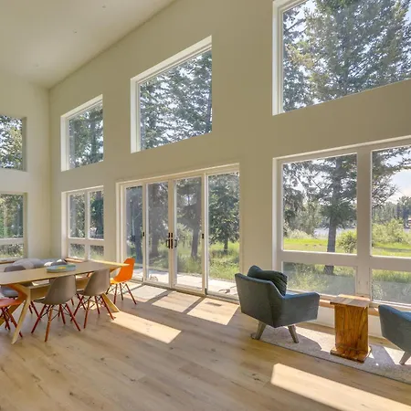 Columbia Falls Home With Patio Near Glacier Np!